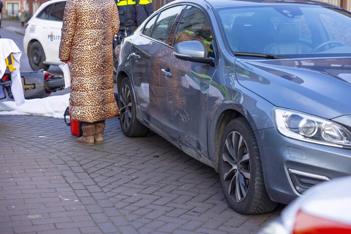 Scooterrijder gewond bij botsing met auto