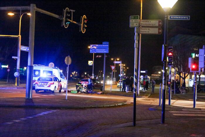 Automobilist vlucht na aanrijding met scooter