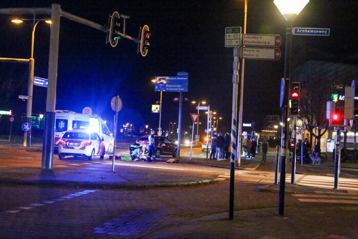 Automobilist vlucht na aanrijding met scooter