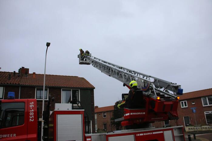 Dakpannen losgeraakt door harde wind