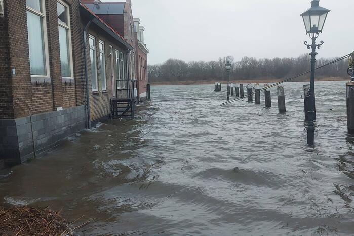 Hoog water door harde wind