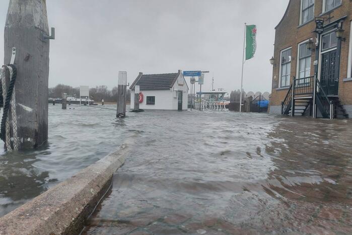 Hoog water door harde wind