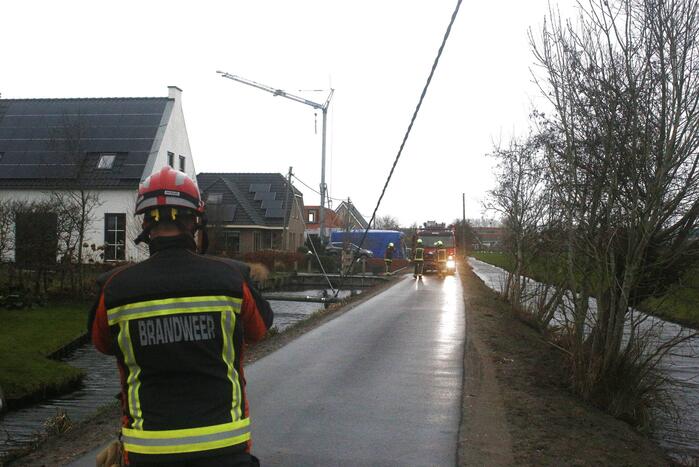 Stroompaal omgewaaid door storm