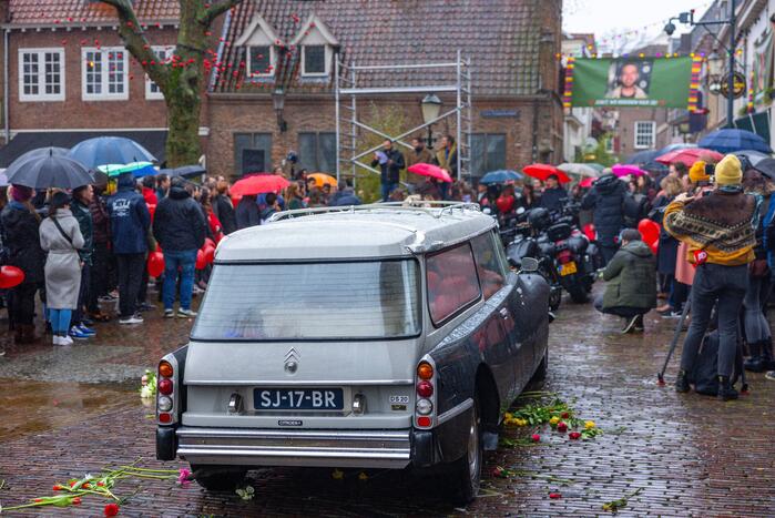 Massale opkomst bij afscheid horecaman Jorit Bons (30)