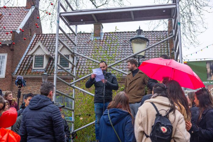 Massale opkomst bij afscheid horecaman Jorit Bons (30)