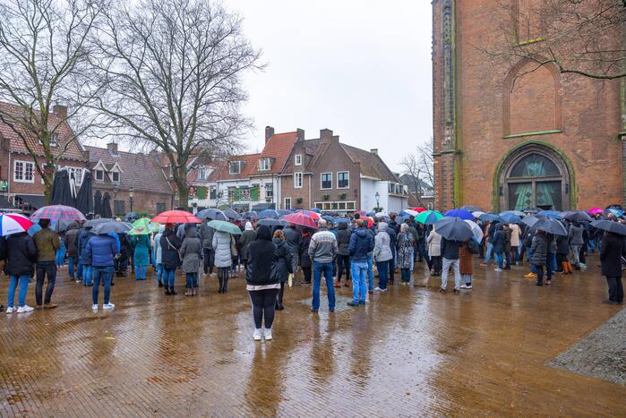 Massale opkomst bij afscheid horecaman Jorit Bons (30)
