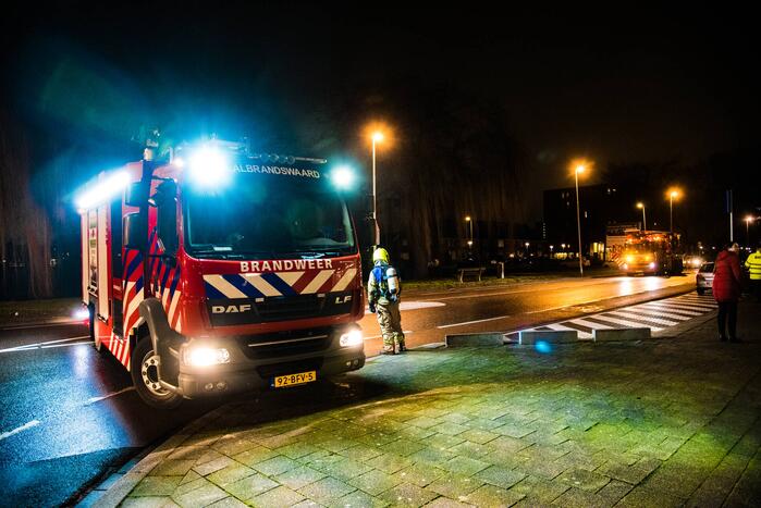 Brandweer blust keukenbrand in woning