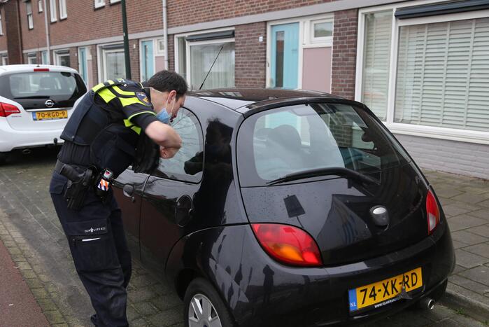 Politie treft hennepkwekerij aan en houdt een persoon aan