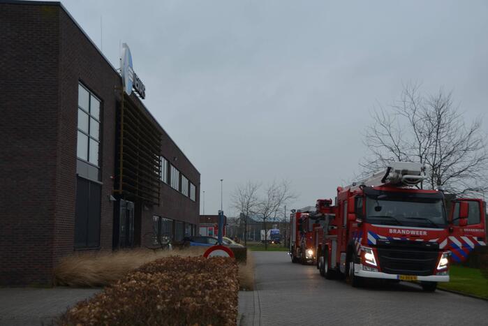 Deel industrieterrein zonder stroom na mogelijk brand