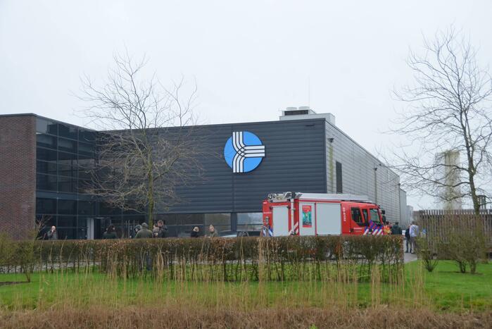 Deel industrieterrein zonder stroom na mogelijk brand
