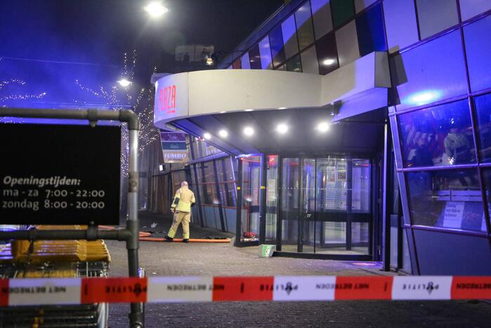 Twee gewonden bij brand in winkelcentrum