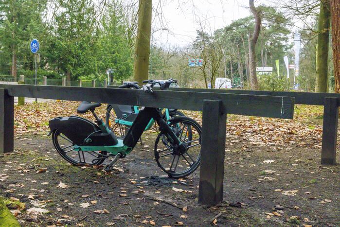 Opnieuw een elektrische deelfiets in brand