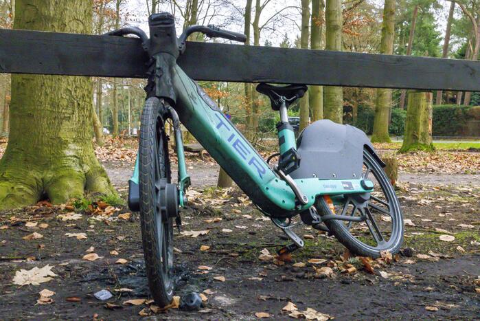 Opnieuw een elektrische deelfiets in brand