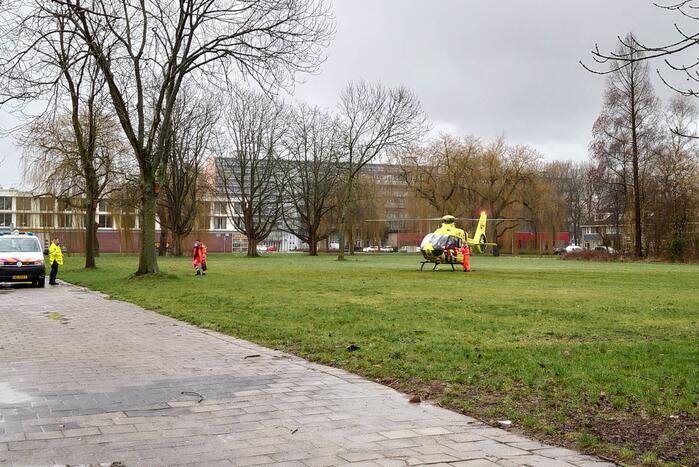 Man van dak gevallen tijdens werkzaamheden
