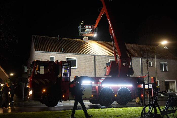 Brand in schoorsteen van woning