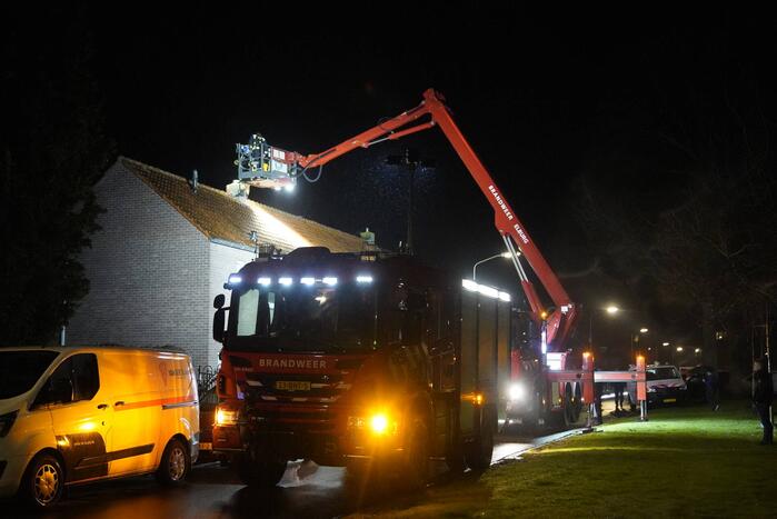 Brand in schoorsteen van woning