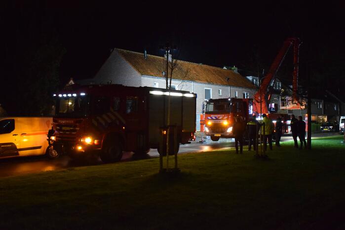 Brand in schoorsteen van woning