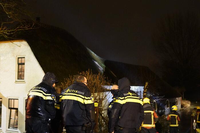 Brandweer ventileert woning vanwege brand in schoorsteen