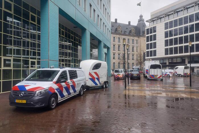 Veel politie paraat voor aangekondigde demonstratie