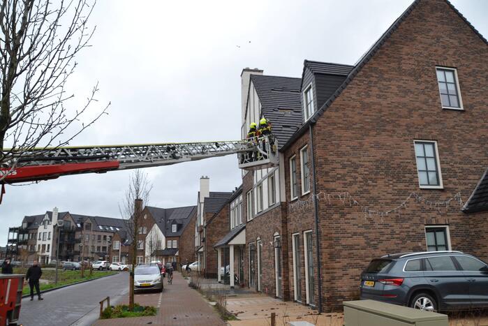 Dakpannen waaien van dak