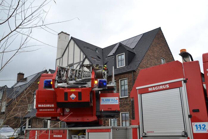 Dakpannen waaien van dak