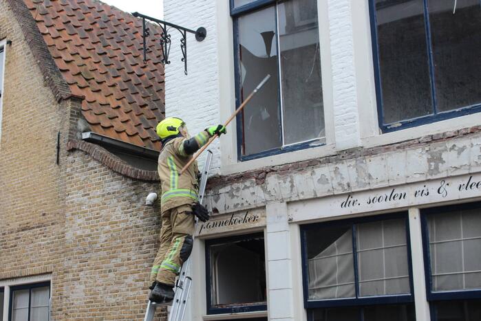 Ramen waaien uit slooppand