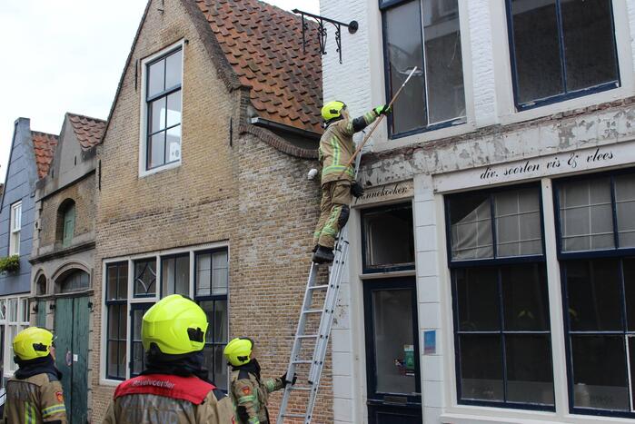 Ramen waaien uit slooppand
