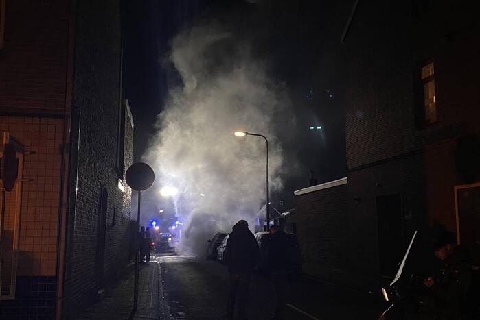 Auto gaat in vlammen op