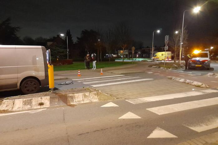 Fietser ernstig gewond na ongeval met bestelbus