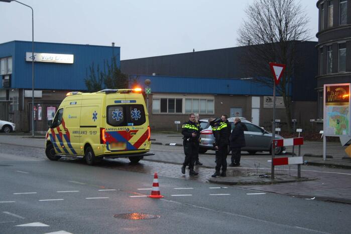 Snorfietser gewond door ongeval met personenauto