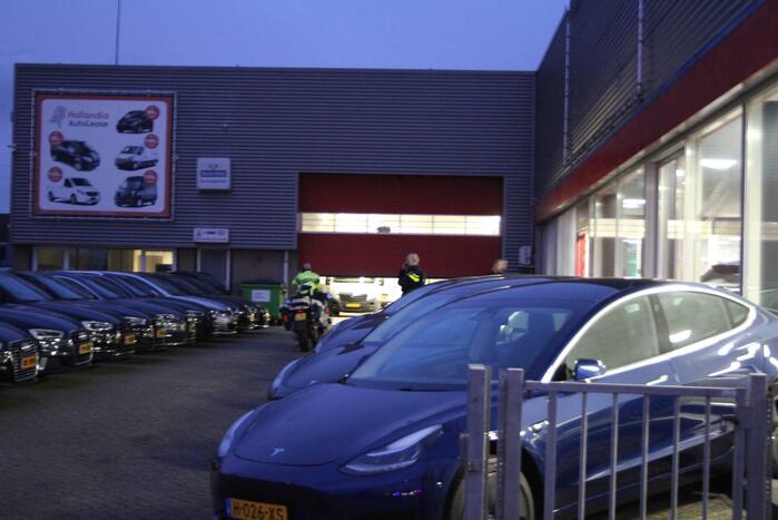 Politie doet onderzoek naar overval op Hollandia Automotive