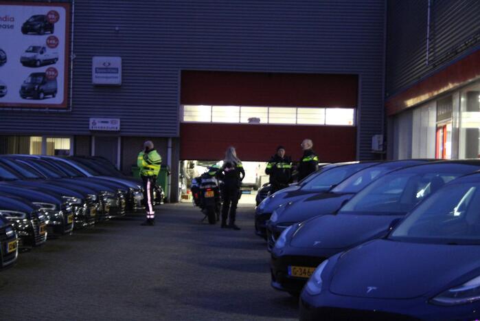 Politie doet onderzoek naar overval op Hollandia Automotive