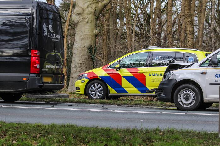 Schade na kettingbotsing tussen meerdere voertuigen