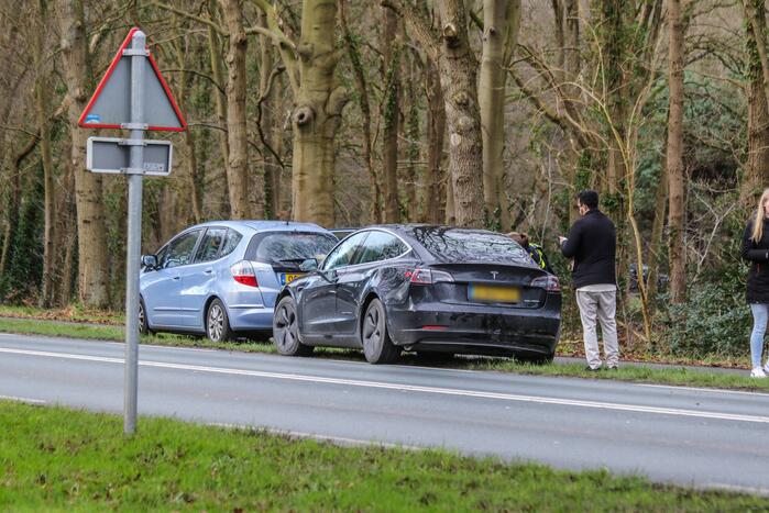Schade na kettingbotsing tussen meerdere voertuigen