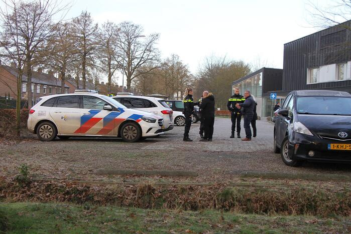 Fietser gewond bij botsing op rotonde