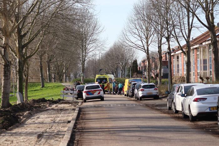 Fietser gecontroleerd na botsing met auto