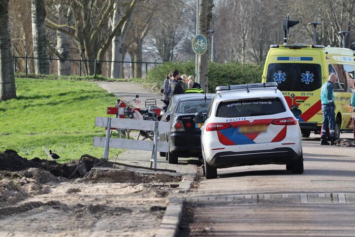 Fietser gecontroleerd na botsing met auto