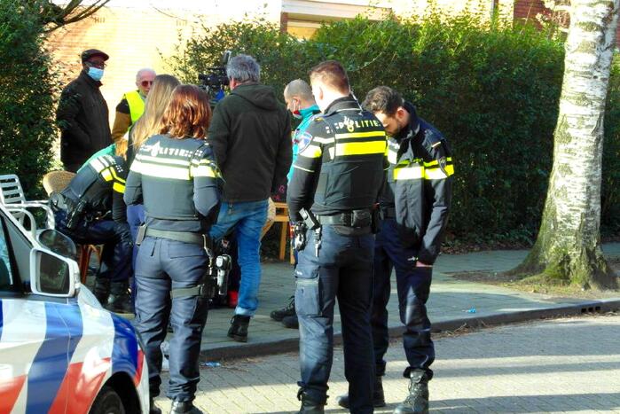 Enorme schade bij botsing tussen twee auto's