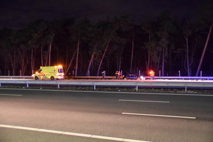 Personenauto belandt door ongeval achterstevoren op snelweg
