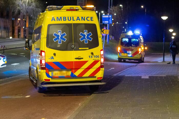 Gewonde bij botsing tegen verkeerspaal