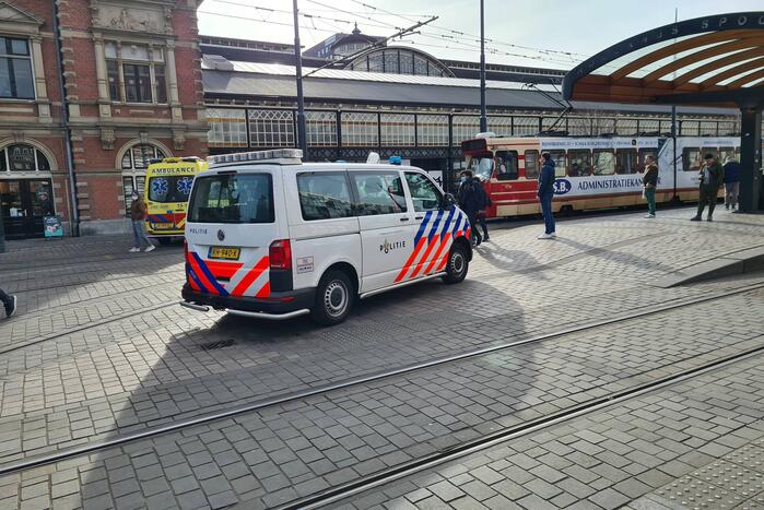 Persoon onwel na aanraking met onbekende stof