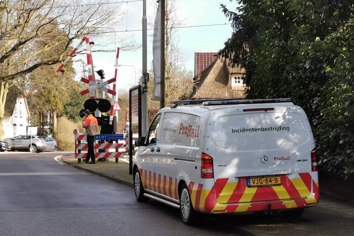 Spoorboom overweg kapot gereden