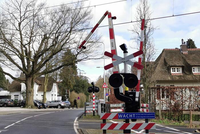 Spoorboom overweg kapot gereden