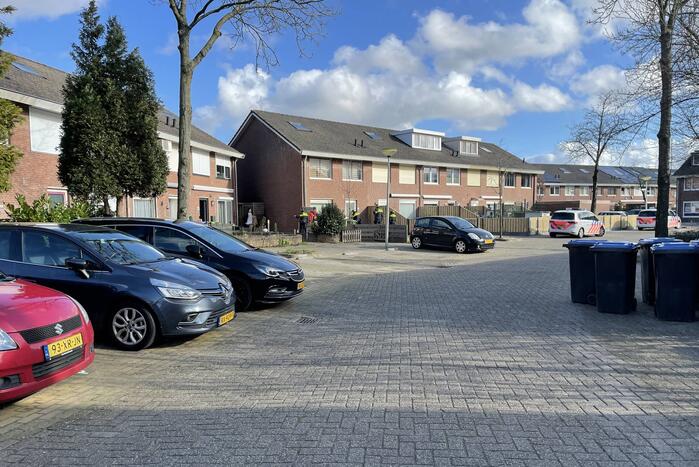 Brand in achtertuin van woning