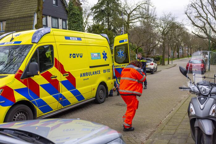 Traumahelikopter trekt veel bekijks met landing op voetbalveld