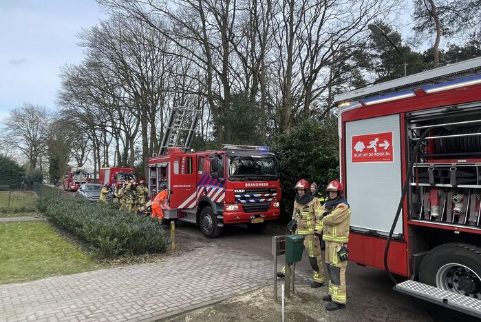 Veel rook bij brand op zolder van woning