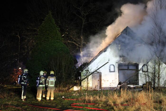 Veel rookontwikkeling bij uitslaande brand