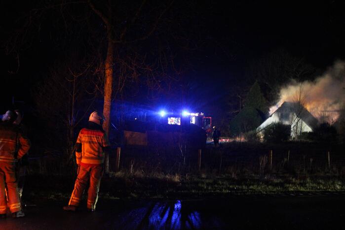 Veel rookontwikkeling bij uitslaande brand