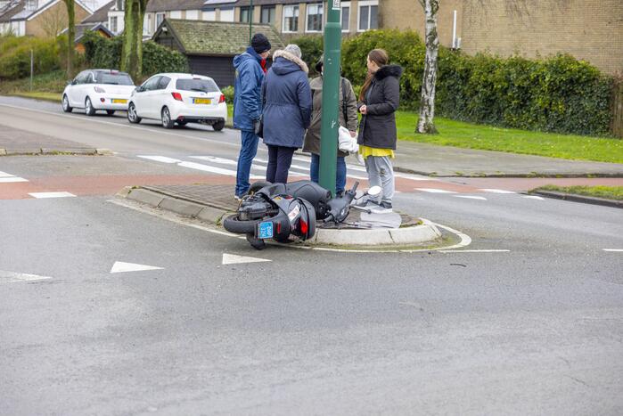 Scooterrijder gewond bij aanrijding