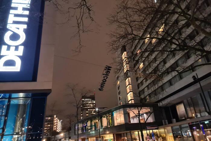 Bord dreigt op weg te vallen